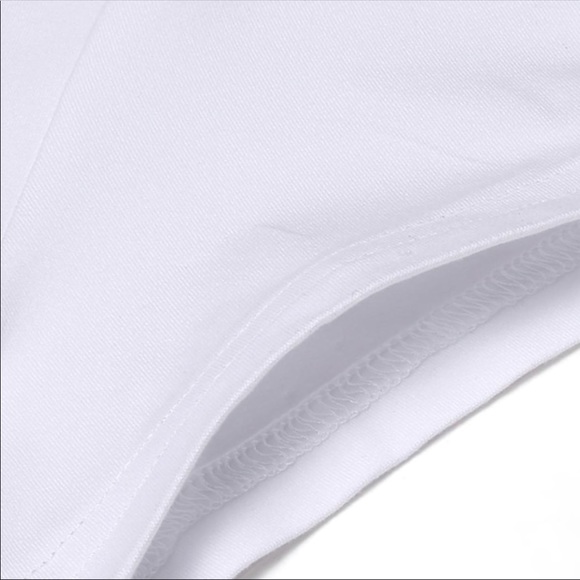 NWT Women’s white t with graphic “SAVAGE” last one - Picture 4 of 7